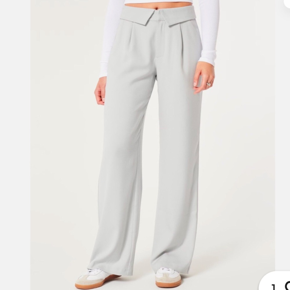 Hollister Livvy High Rise Wide Leg Trouser